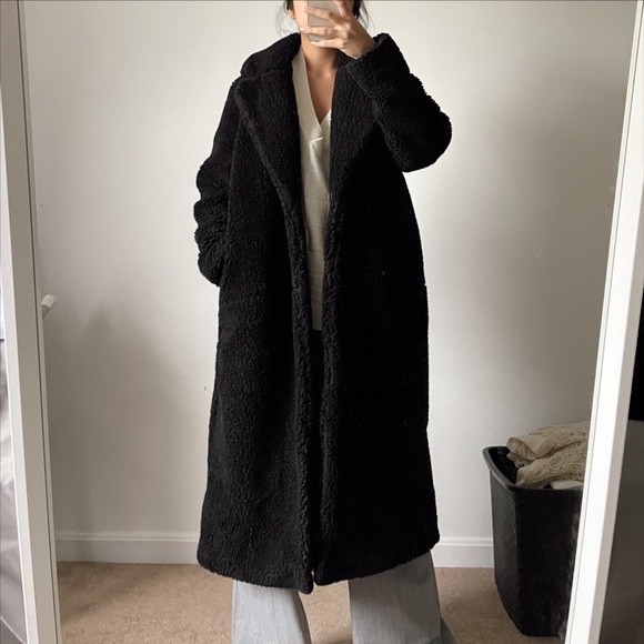 H&M Jackets & Blazers - Super soft H&M black long teddy coat